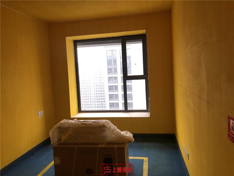 融創(chuàng)180平